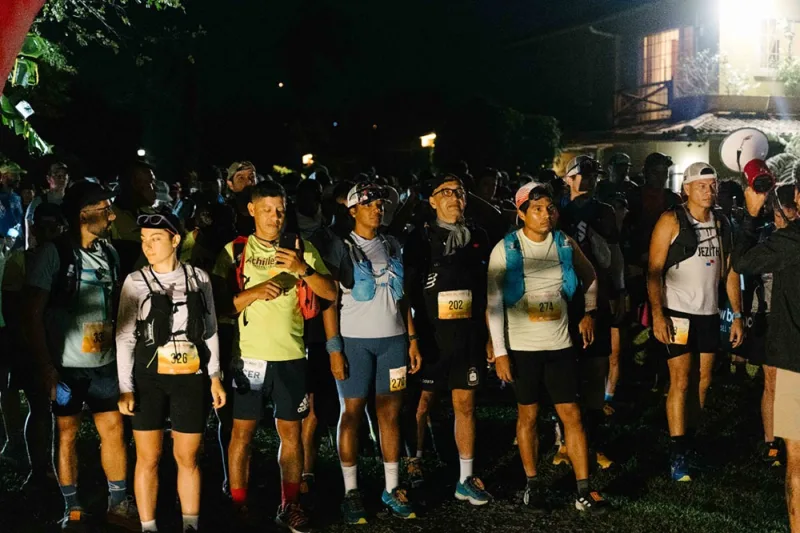 Corredores en la salida nocturna del 55k
